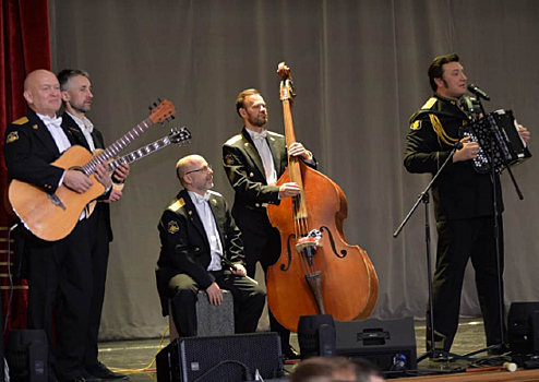 Оркестр ВМФ дал новогодний концерт в Центральном доме Российской Армии