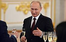 «Вы беременны»: кому Путин запретил пить шампанское