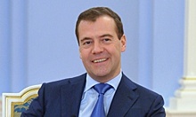 Медведев уволил чиновника Смольного