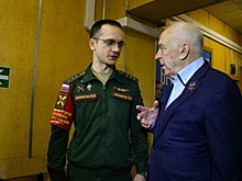 Актер Александр Пашутин встретился с контрактниками в Едином пункте отбора на военную службу в Москве