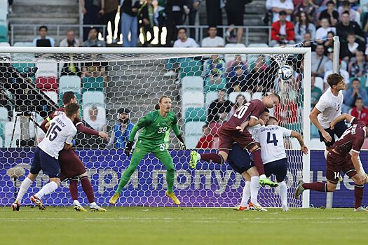 Карпин предположил, что скандал Сафонова с бывшей женой не отразился на игре вратаря