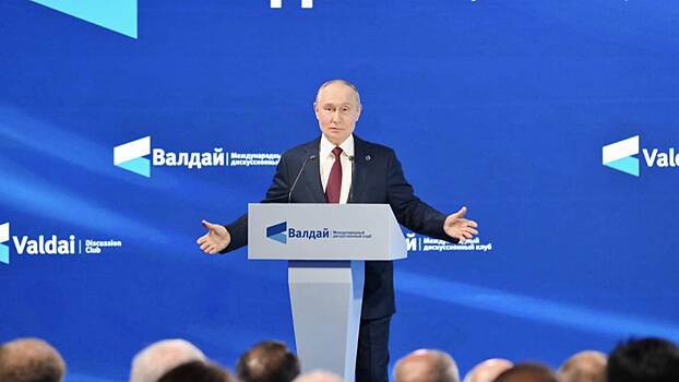 «В пижамах кофе пили»: Путин рассказал, как был в гостях у Тони Блэра