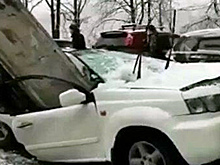 Дом во Владивостоке, с крыши которого на иномарку упала плита, не является аварийным