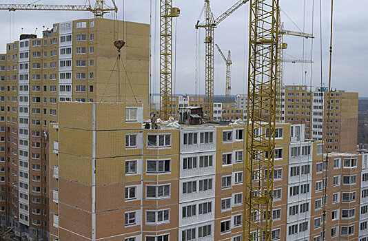 Темпы ввода жилья в РФ в 2017 г замедлились, но не критично для отрасли - Медведев