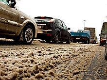 «Дорожную разметку разъело»: Жители Самары пожаловались на небезопасный реагент