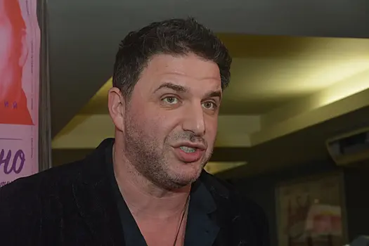 Максим Виторган увез молодую избранницу в Испанию