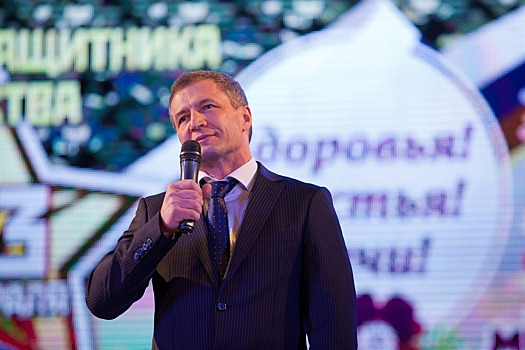 Российский депутат-экстрасенс призвал к отказу от аптек и лекарств. Но потом опомнился
