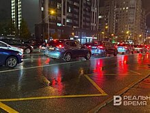 На улице Вишневского в Казани водители встали в двухкилометровой пробке
