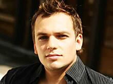 Переживший инсульт Янин начал вставать на ноги