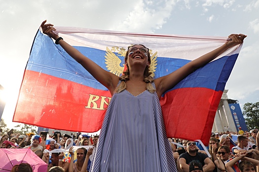 Фан-фест без иностранцев в Волгограде: гробовая тишина, пересохший фонтан и гром перед голом Дзюбы