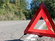 Под Омском произошло ДТП с участием автобуса и двух грузовиков