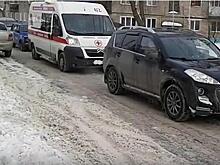 В Пензе из-за ДТП в пробке на узкой дороге застряло авто «скорой»
