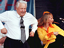 Победу Ельцина на выборах приписали олигархам