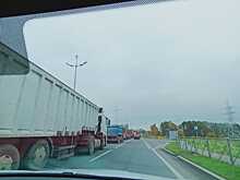 Московский проспект встал в пробках из-за аварии трех машин