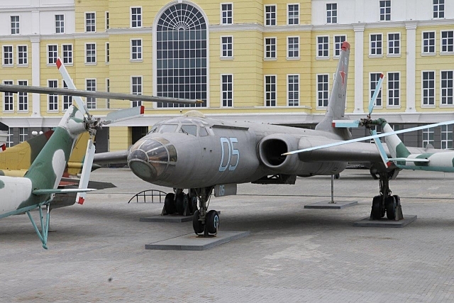 Самолёт-гигант появился в коллекции Музейного комплекса УГМК