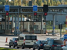 На финской границе туристы с таможенниками снова считают евро