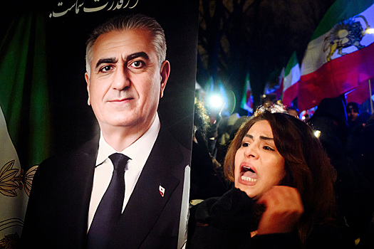 Корона Исламской Республики: свергнутая династия готовится вернуться в Иран