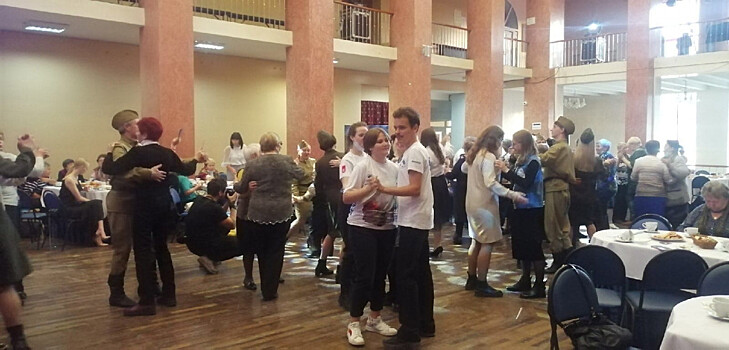 Более 200 нижегородцев приняли участие в патриотической акции «Вальс Победы»