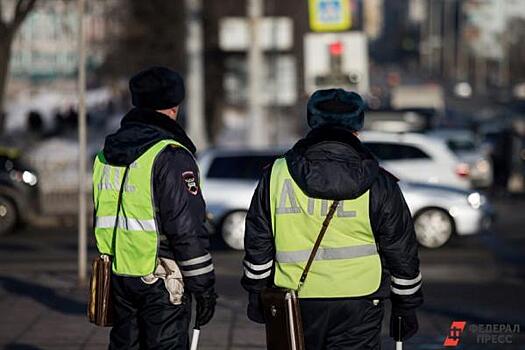 В Челябинске автомобиль врезался в мотоцикл: есть пострадавший