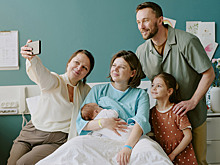 Шпаргалка для родителей: какие вещи взять для малыша на выписку из роддома