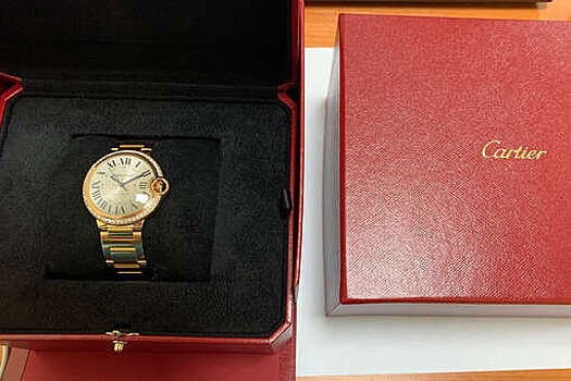 В Москве таможенники изъяли у россиянина драгоценности Cartier на 5,5 млн рублей