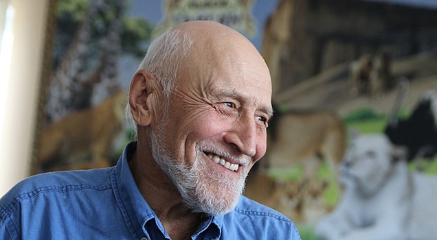 «Резко стало плохо, он отключился» — 85-летний Николай Дроздов потерял сознание на съёмках