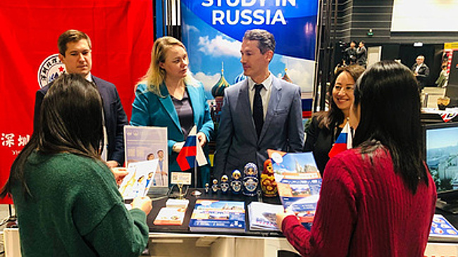 Стенд России на выставке образования в Гонконге посетили около 1,5 тыс. человек