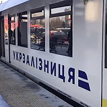 Украинский пассажирский поезд сошел с рельсов