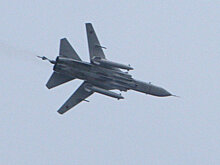 Опубликовано видео пролёта российского Су-24 над USS Ross