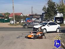 В Самаре при столкновении мотоцикла и LADA Vesta пострадали два человека