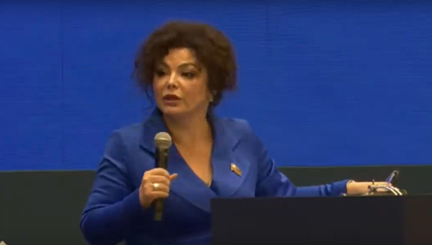 Депутат предлагает вернуть бумажные свидетельства о собственности на жилье