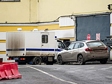 Грузовик с оружием пытался въехать на территорию колонии на Урале