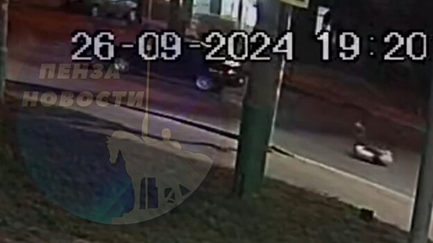 Момент столкновения мотоцикла и ВАЗа на Свердлова попал на видео