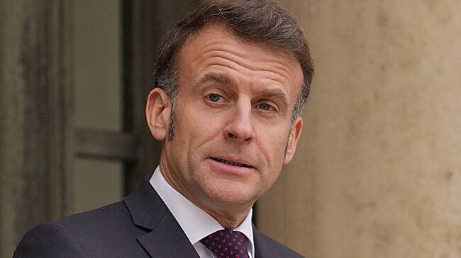 Макрон обращался за помощью к обвиненному в педофилии Эпштейну