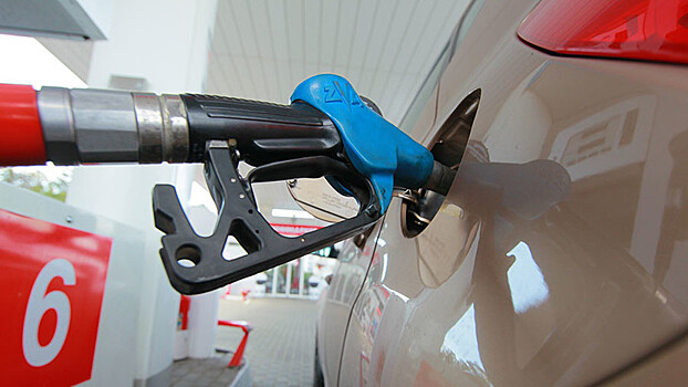 Почему цены на бензин в России растут в начале лета