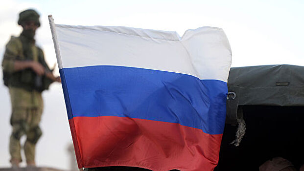 Жители идлибского поселка поздравили с 23 февраля российских военных