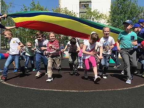 Сотрудники Детско-юношеского центра организовали праздник в Щербинке