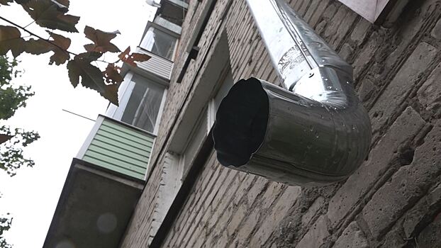 В Хотькове после ремонта пятиэтажки жителей заливает при каждом дожде
