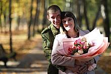 Два мобилизованных нижегородца со своими невестами сыграли свадьбы в Клинцовском ЗАГСе