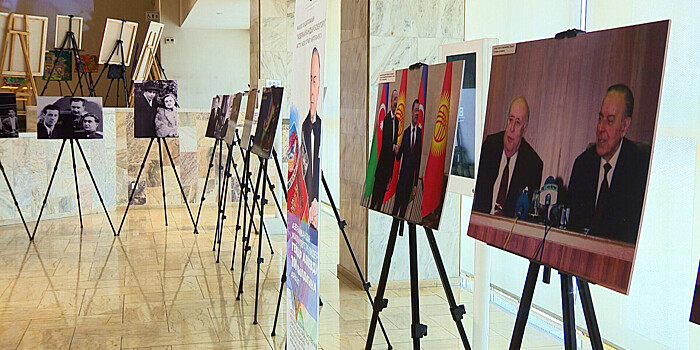 Уникальные фотографии Гейдара Алиева показали на выставке в Историческом музее Бишкека