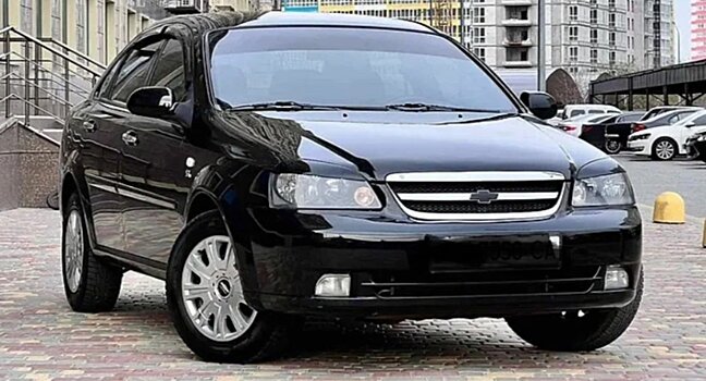 Антикризисный вариант: два надежных седана на вторичном рынке до 350 000 рублей
