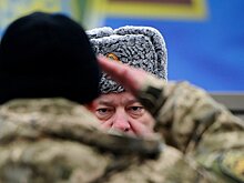 Молчаливый дзен: люди в погонах бегут от Порошенко