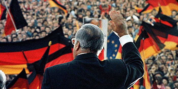 Уговорил Горбачева объединить Германию. 90 лет с дня рождения Гельмута Коля
