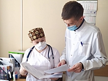 Коллектив омского онкологического диспансера пополнился молодыми специалистами.