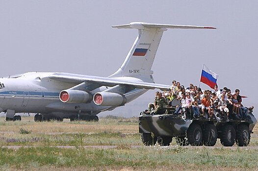 Эксперты в Киргизии призвали Россию работать с молодежью республики