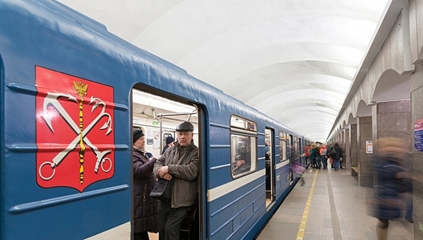 В Петербурге продлили опрос о переименовании метро "Новокрестовская" в "Зенит"