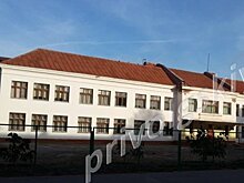 Очевидцы: Дети энгельсского поселка Приволжский учатся в травмоопасных зданиях
