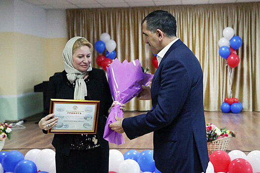 Евкуров поздравил педагогов Ингушетии с Днем учителя
