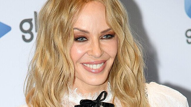 В Сети заподозрили Кайли Миноуг в вампиризме