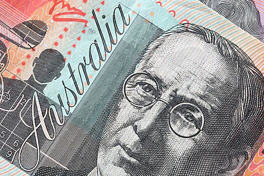 Австралийский доллар упал до минимума 2009 года